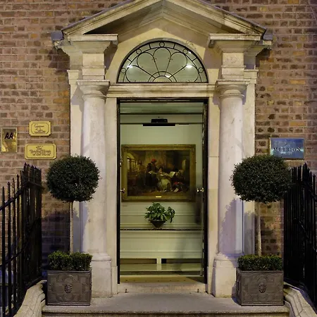 Отель The Merrion 5*